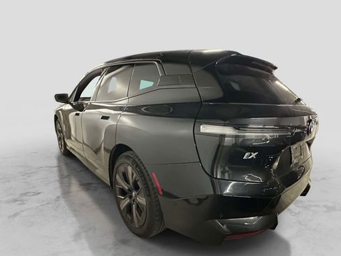 Used 2024 BMW iX xDrive50 w/ Premium Package AWD/4WD image 4