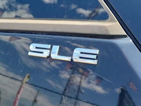 Used 2018 GMC Terrain SLE w/ Driver Convenience Package FWD image 29