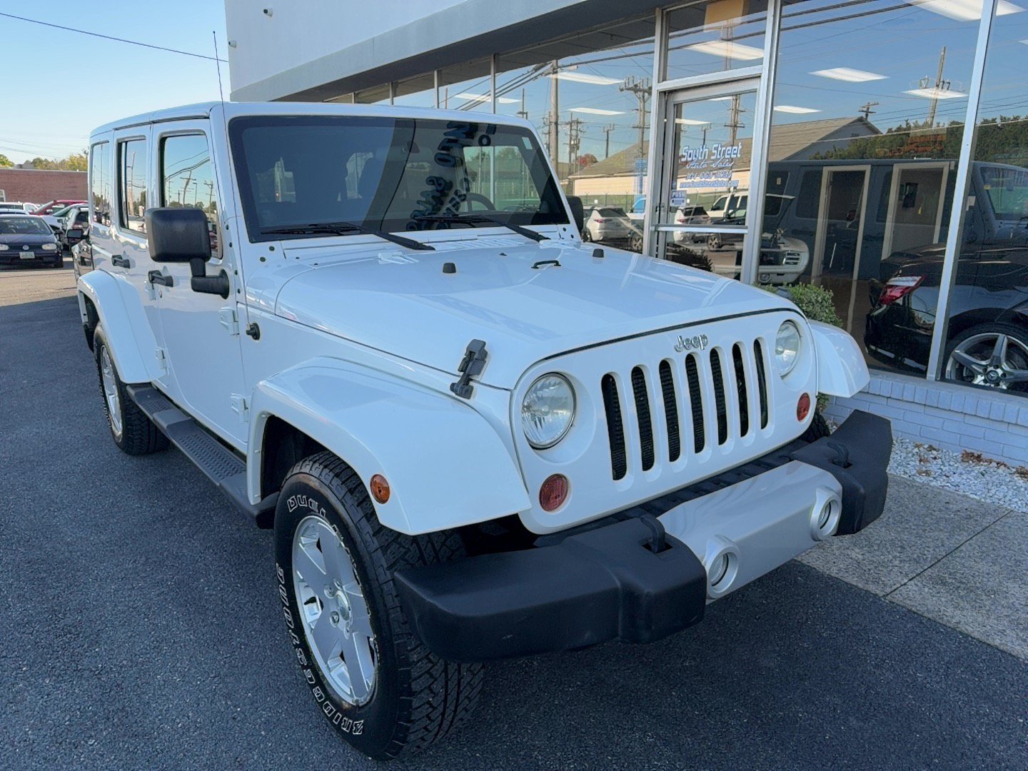 Used 2012 Jeep Wrangler Unlimited Sahara w/ Connectivity Group AWD/4WD image 2