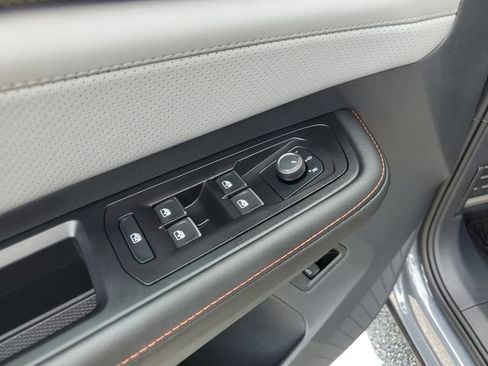 Certified 2025 Volkswagen Atlas Peak Edition SE AWD/4WD image 22