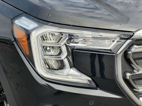 Used 2022 GMC Terrain AT4 w/ Infotainment Package II image 12