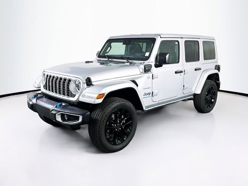 Used 2024 Jeep Wrangler Sahara w/ Technology Group image 3