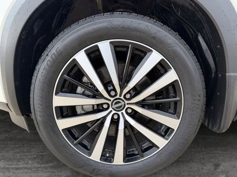 Used 2024 Nissan Pathfinder Platinum w/ Cargo Package FWD image 9