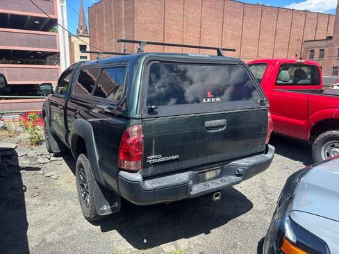 Used 2012 Toyota Tacoma 4x4 Regular Cab image 3