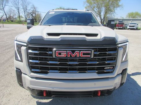New 2026 GMC Sierra 2500 AT4 image 11