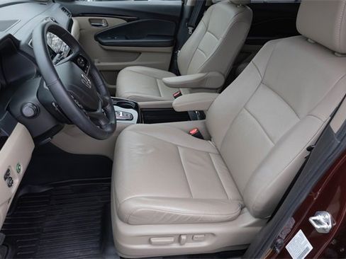 Used 2022 Honda Pilot Touring image 15