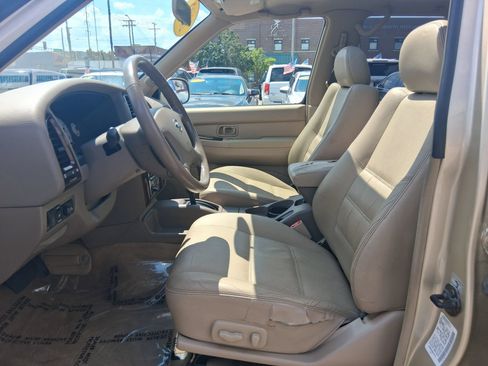 Used 2002 Nissan Pathfinder LE AWD/4WD image 12