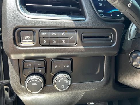 Used 2022 Chevrolet Tahoe Z71 w/ Luxury Package AWD/4WD image 26