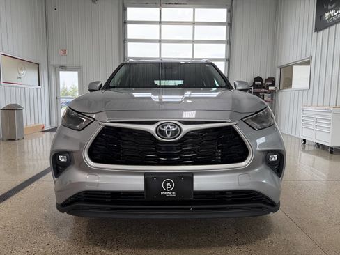 Used 2022 Toyota Highlander XLE AWD/4WD image 47