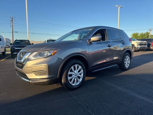 Used 2019 Nissan Rogue S AWD/4WD image 2
