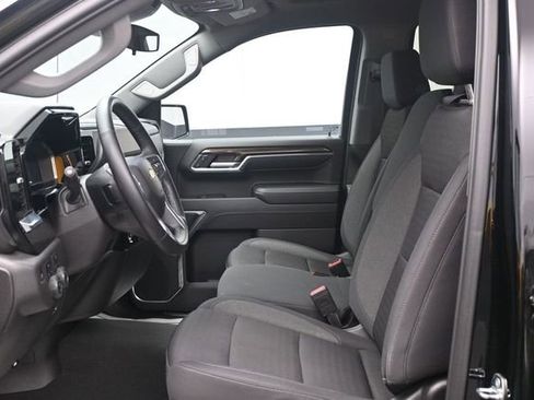 Used 2024 Chevrolet Silverado 1500 LT AWD/4WD image 6