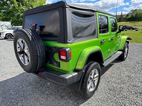 Used 2018 Jeep Wrangler Unlimited Sahara AWD/4WD image 5