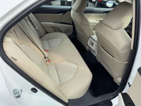 Used 2022 Toyota Camry LE image 9