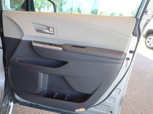 Used 2024 Toyota Sienna XLE image 14