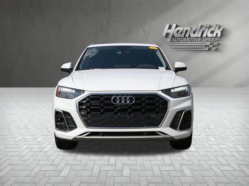 Used 2022 Audi Q5 2.0T Premium Plus w/ Premium Plus Package AWD/4WD image 3