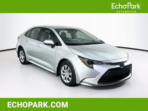 Used 2026 Toyota Corolla LE FWD image 1