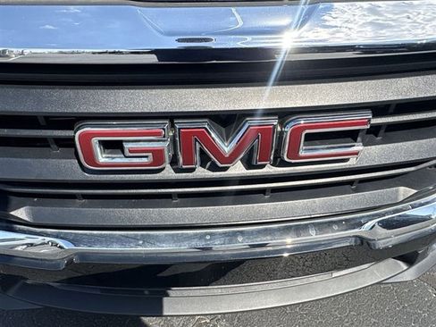 Used 2024 GMC Terrain SLE w/ Driver Convenience Package FWD image 29