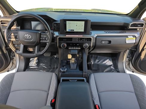 Used 2025 Toyota Tacoma SR5 AWD/4WD image 9