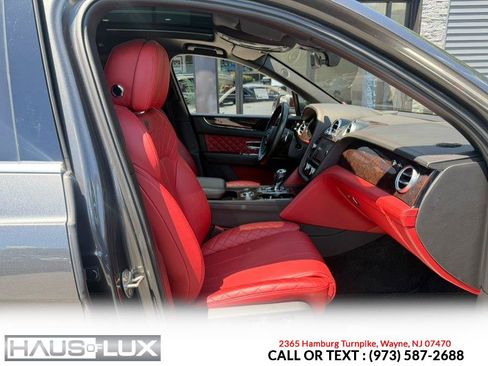 Used 2017 Bentley Bentayga AWD/4WD image 27