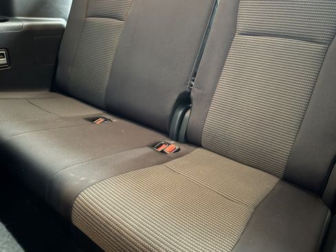 Used 2025 Toyota Highlander LE FWD image 34