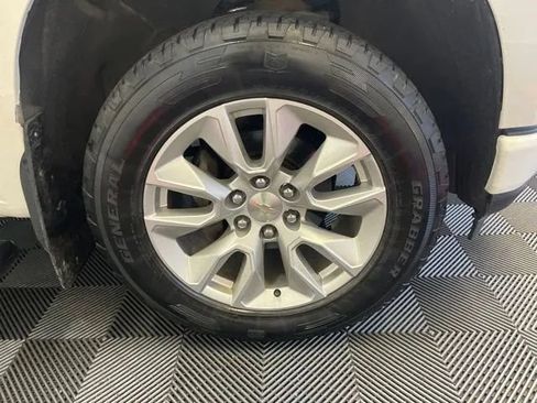 Used 2021 Chevrolet Silverado 1500 Custom AWD/4WD image 24
