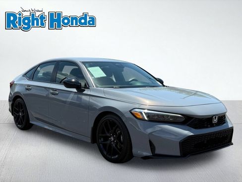 Used 2025 Honda Civic Sport image 10