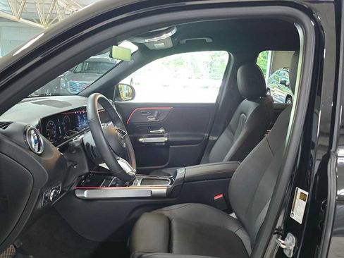 Certified 2025 Mercedes-Benz GLB 250 4MATIC image 20