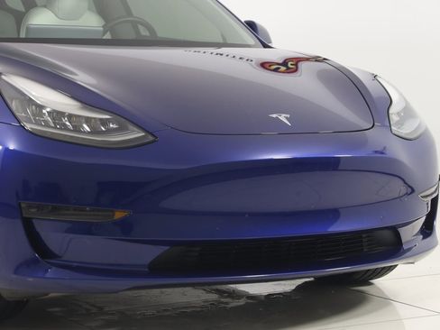 Used 2020 Tesla Model 3 Standard Range image 40