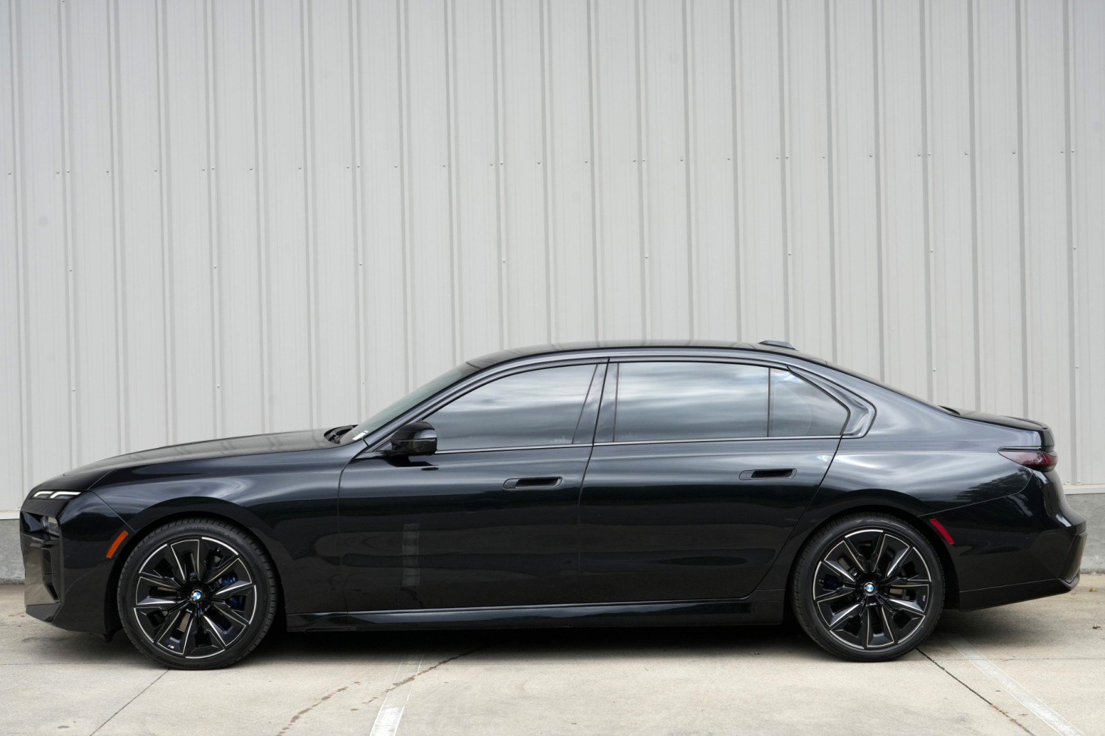 Used 2023 BMW 740i w/ Parking Assistance Package RWD image 53
