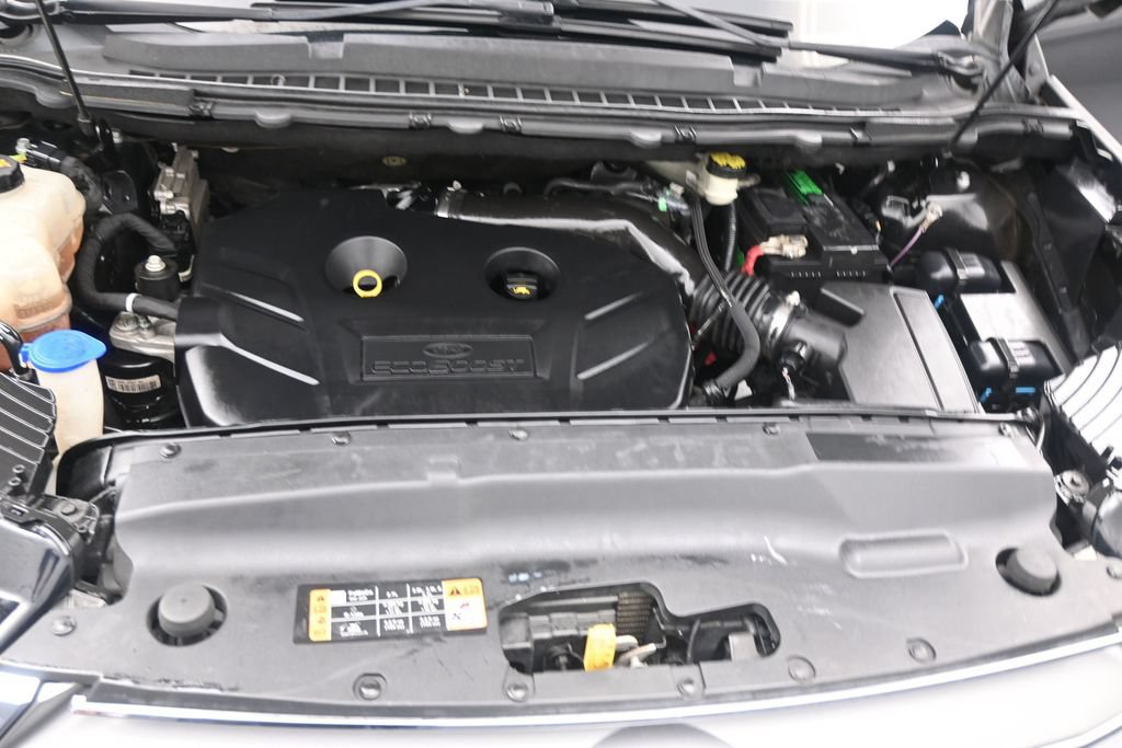Used 2018 Ford Edge Titanium FWD image 19
