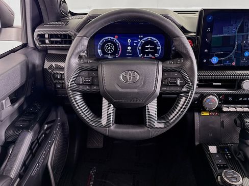 Used 2025 Toyota 4Runner TRD Off-Road Premium image 5