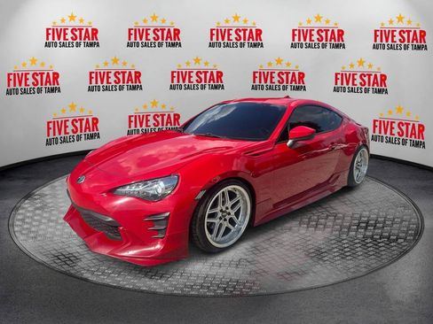 Used 2017 Toyota 86 RWD image 3
