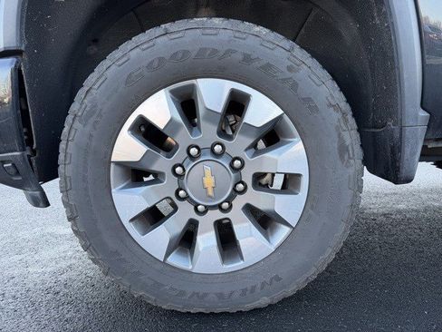 Used 2024 Chevrolet Silverado 2500 Custom w/ Custom Value Package image 24