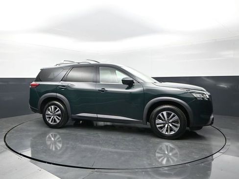 Used 2023 Nissan Pathfinder SL AWD/4WD image 6