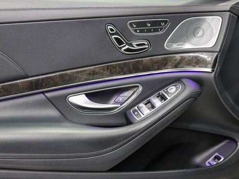 Used 2017 Mercedes-Benz S 550 Sedan image 22