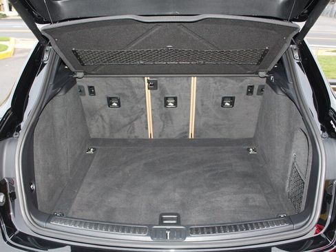 Used 2018 Porsche Macan AWD/4WD image 20