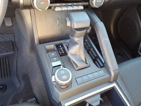 New 2026 Toyota 4Runner SR5 AWD/4WD image 16