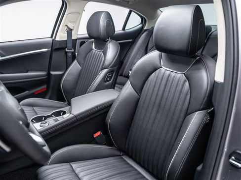 New 2026 Genesis G70 2.5T Prestige image 18