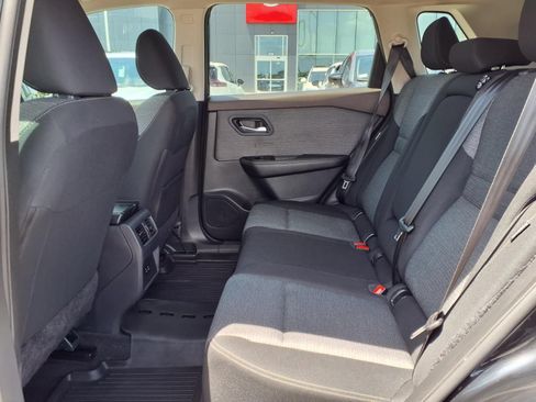 Used 2023 Nissan Rogue SV FWD image 11