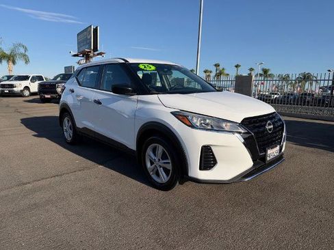 Certified 2025 Nissan Kicks Play S FWD image 1