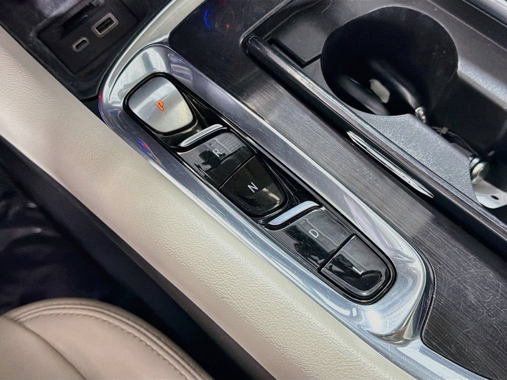 Used 2023 Buick Enclave Essence w/ Experience Buick Package AWD/4WD image 17