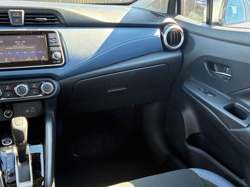 Used 2025 Nissan Versa SV image 33