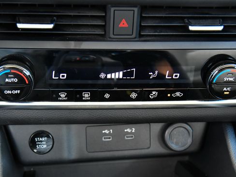 Used 2025 Nissan Rogue SV AWD/4WD image 21