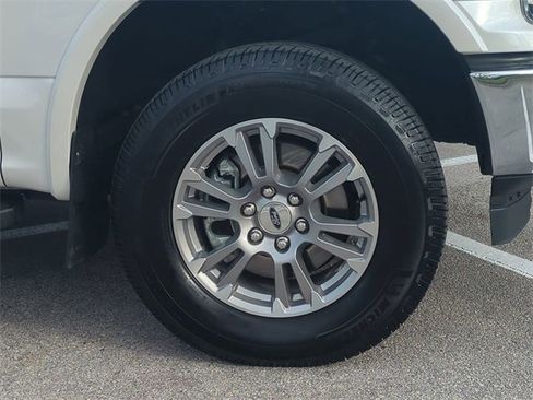 Certified 2019 Ford F150 Lariat w/ FX4 Off-Road Package image 11