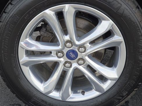 Used 2018 Ford Edge SEL w/ Equipment Group 201A FWD image 8