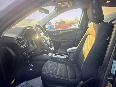 Used 2023 Ford Escape Active AWD/4WD image 8
