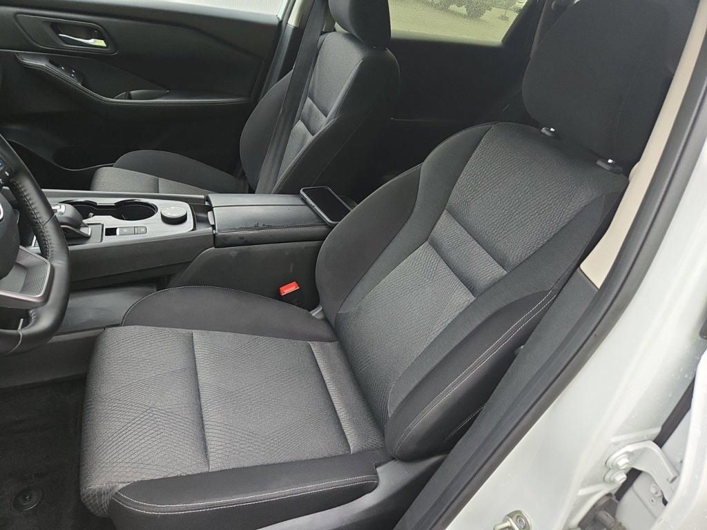 Used 2025 Nissan Rogue SV AWD/4WD image 7
