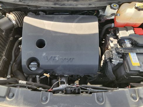 Used 2021 Chevrolet Traverse LS w/ LPO, Floor Liner Package FWD image 33