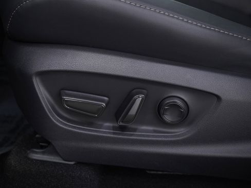 Used 2026 Toyota Crown Limited image 29