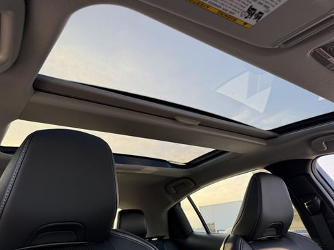 New 2027 Toyota Prius Limited FWD image 3
